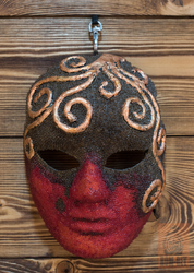 Интерьерная маска ручной работы в Херсоне
